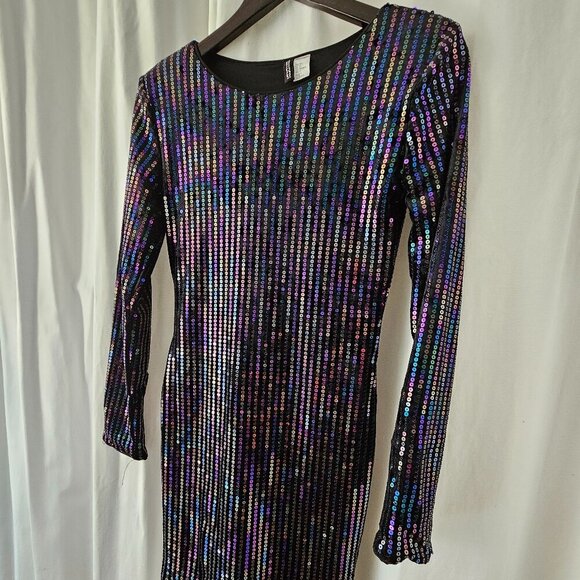 H&M - Black Velvet & Sequin Dress - Picture 8 of 14